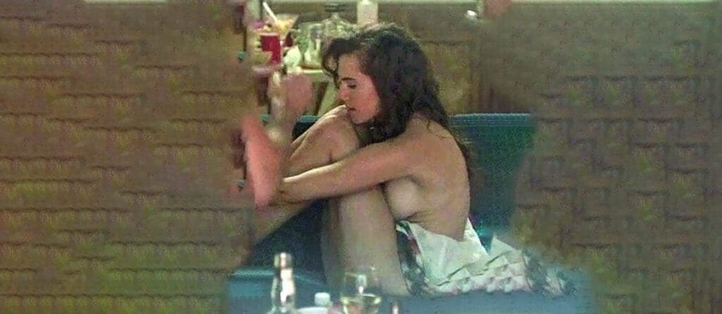 Allison Williams Nude - Sideboob